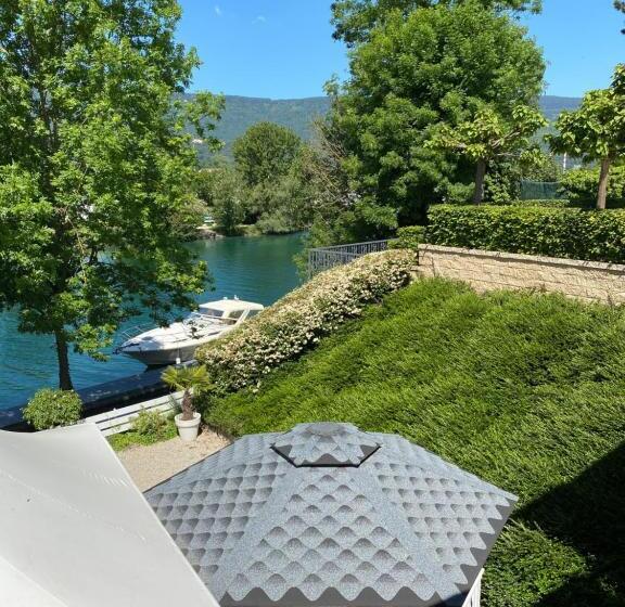 Студио Стандарт Вид на Сад, Apart Hôtel Pont De Thielle