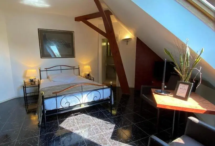スタンダードスタジオ, Apart Hôtel Pont De Thielle