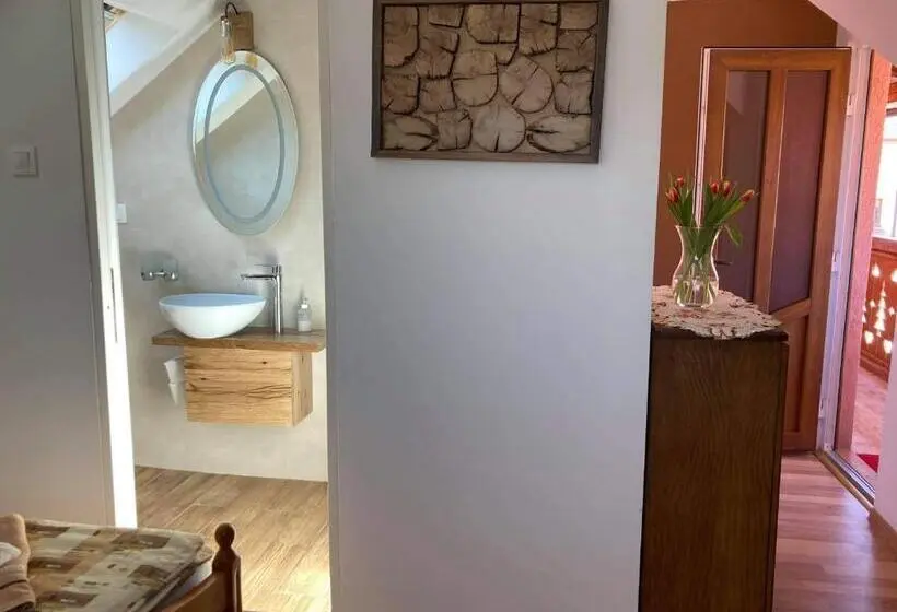 スタンダードルーム, Nagy Homoród étterem és Panzió