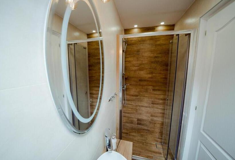 Номер Стандарт, Nagy Homoród étterem és Panzió