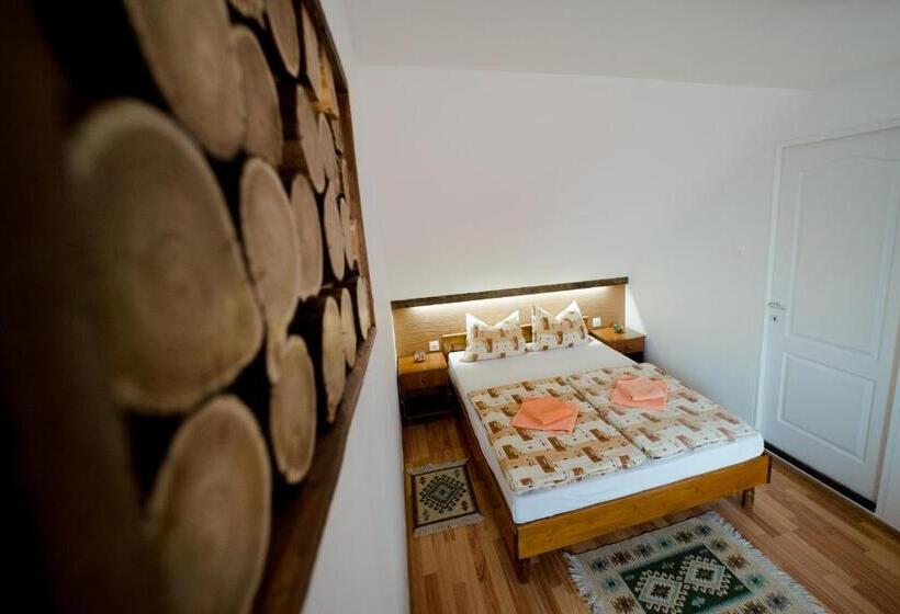 Номер Стандарт, Nagy Homoród étterem és Panzió