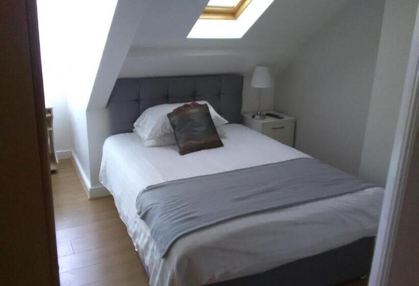 اتاق استاندارد, Clifton Hotel & Bar Newcastle