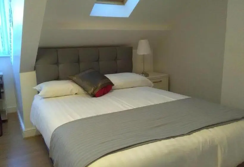 اتاق استاندارد, Clifton Hotel & Bar Newcastle