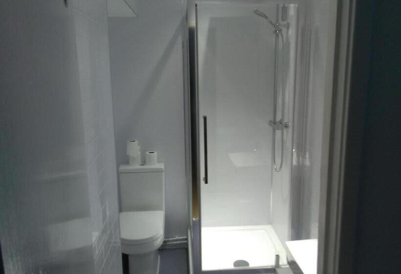 اتاق استاندارد, Clifton Hotel & Bar Newcastle