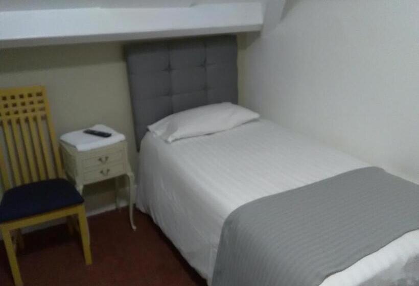 اتاق اکونومی یک تخته, Clifton Hotel & Bar Newcastle