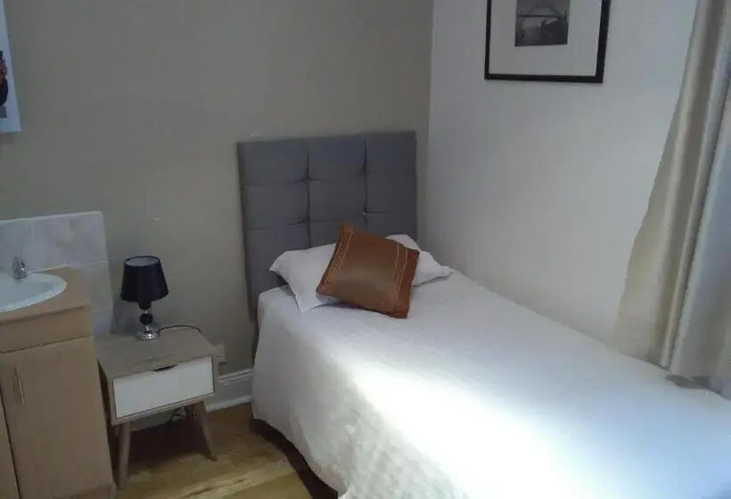 اتاق استاندارد یک نفره, Clifton Hotel & Bar Newcastle