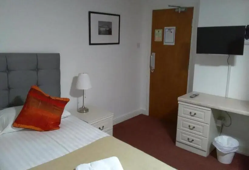 اتاق راحتی سه تخته, Clifton Hotel & Bar Newcastle