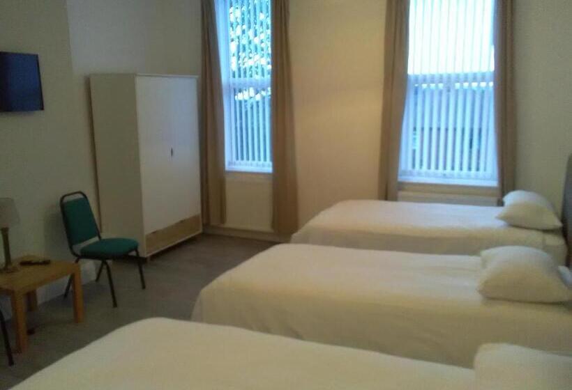اتاق کلاسیک سه تخته, Clifton Hotel & Bar Newcastle