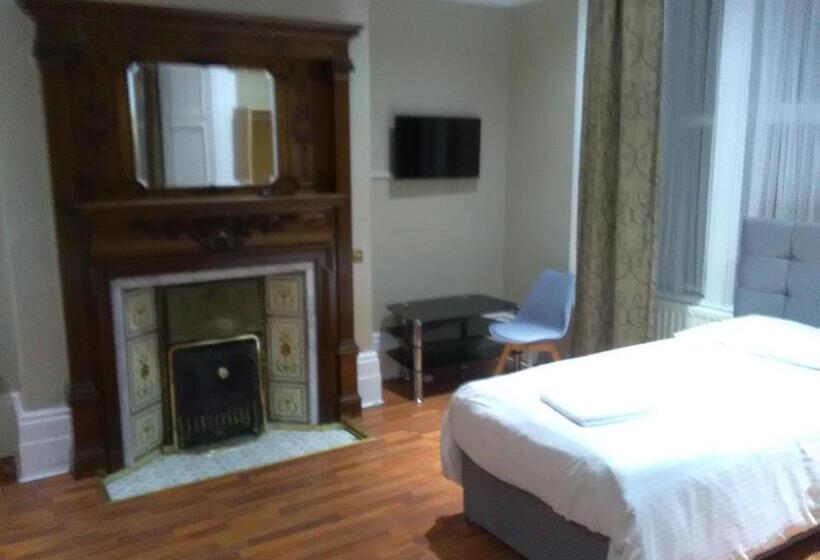 اتاق خانوادگی, Clifton Hotel & Bar Newcastle