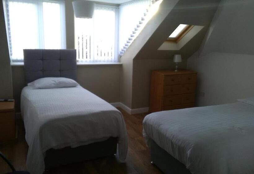 Quarto Estandar, Clifton Hotel & Bar Newcastle