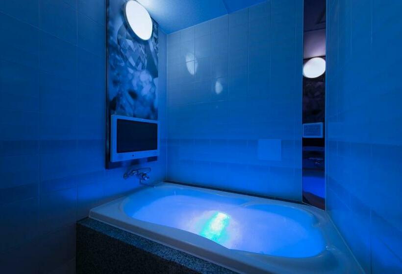 标准间, Eldia Machida  Adult Only