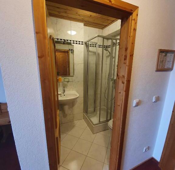 Трехместный Номер Комфорт, Landgasthof Brunnenwirt Zum Meenzer