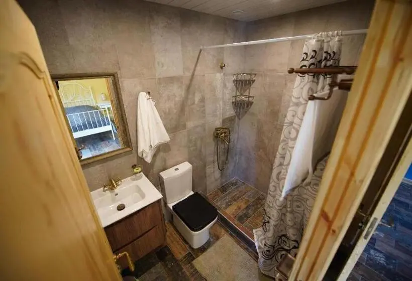 テラス付き１ベッドルームアパートメント, Gnishik Eco Lodge