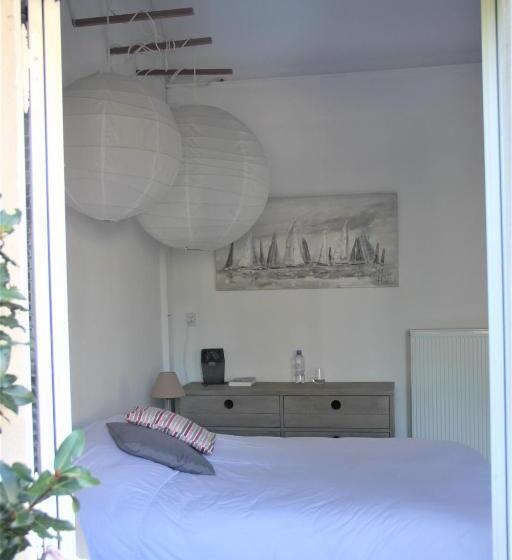 غرفة قياسية, L Audacieuse