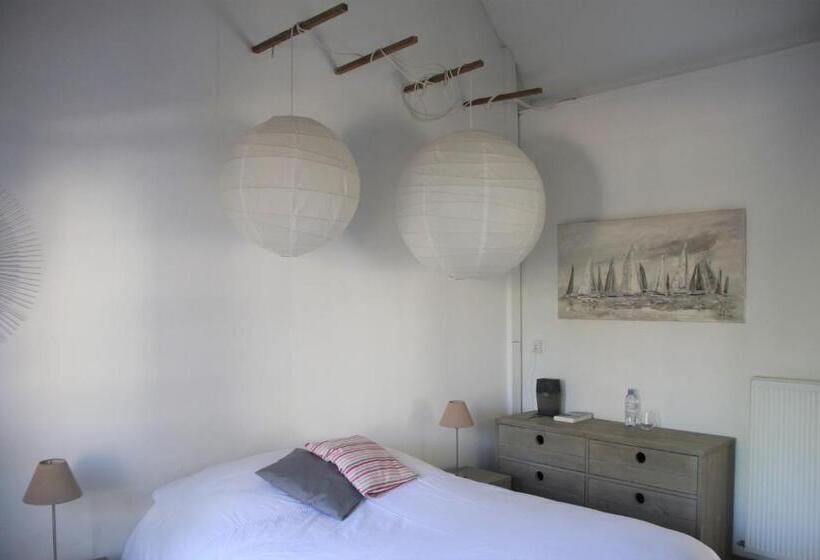 غرفة قياسية, L Audacieuse