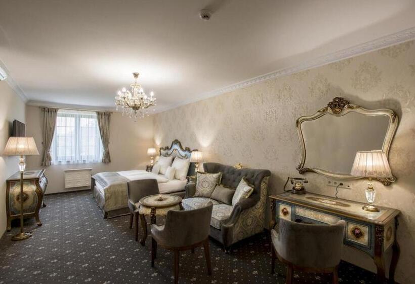 高级套房, Château šanov