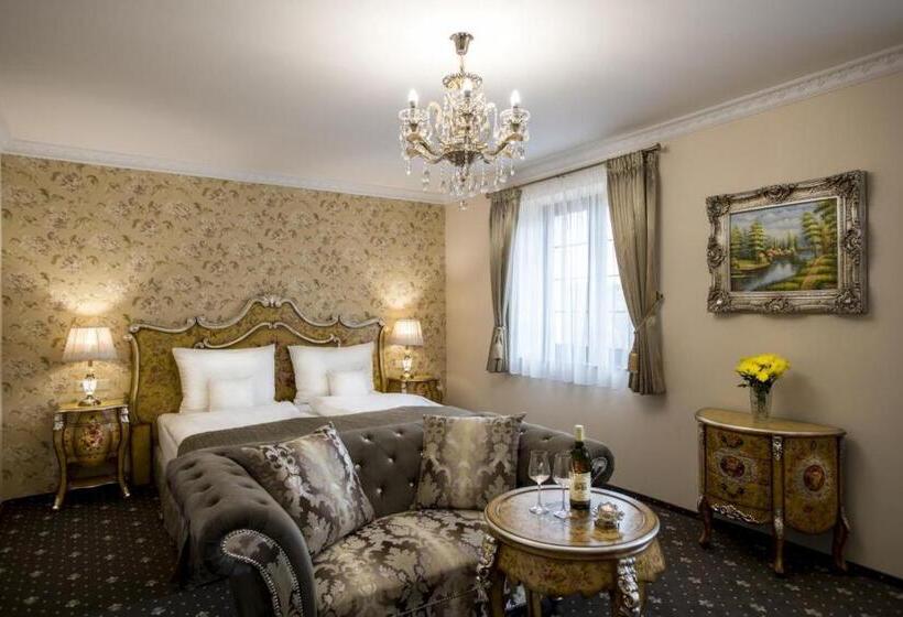 带大床的豪华间, Château šanov