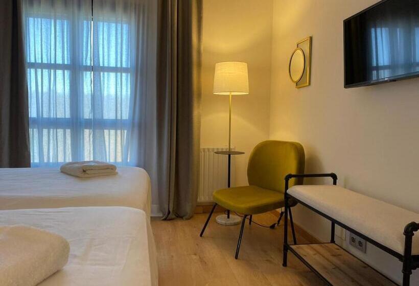 Номер Стандарт, San Marcus