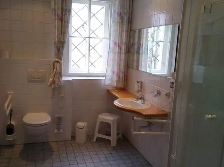 スタンダード４人部屋, Tagungshaus Reimlingen