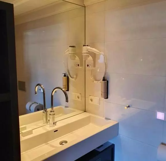 コンフォートルーム, Badhotel Bruin