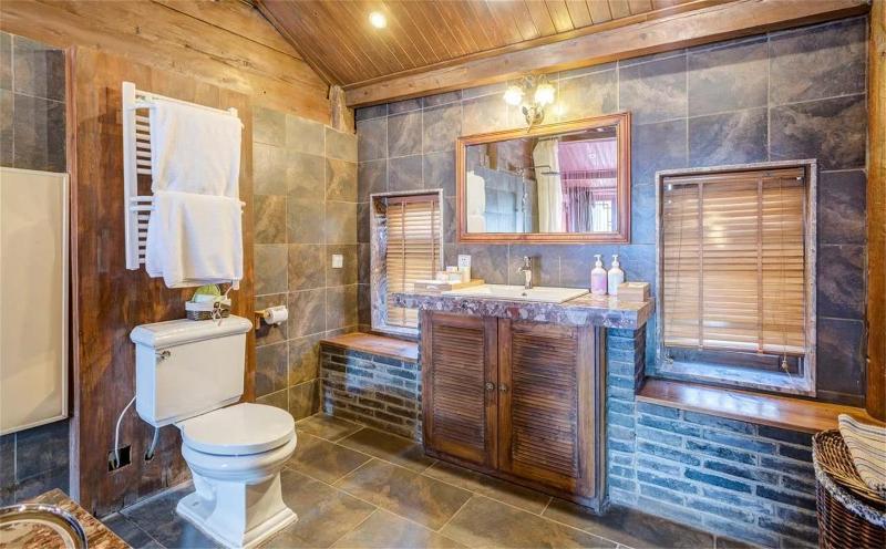 Люкс, Blossom Hill Inn Lijiang Neverland