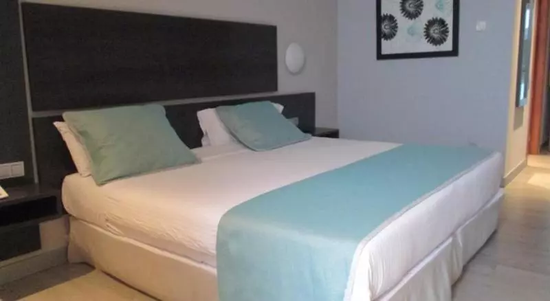 Standard Neljän Hengen Huone, Ciudad De Ponferrada, Ascend Hotel Collection