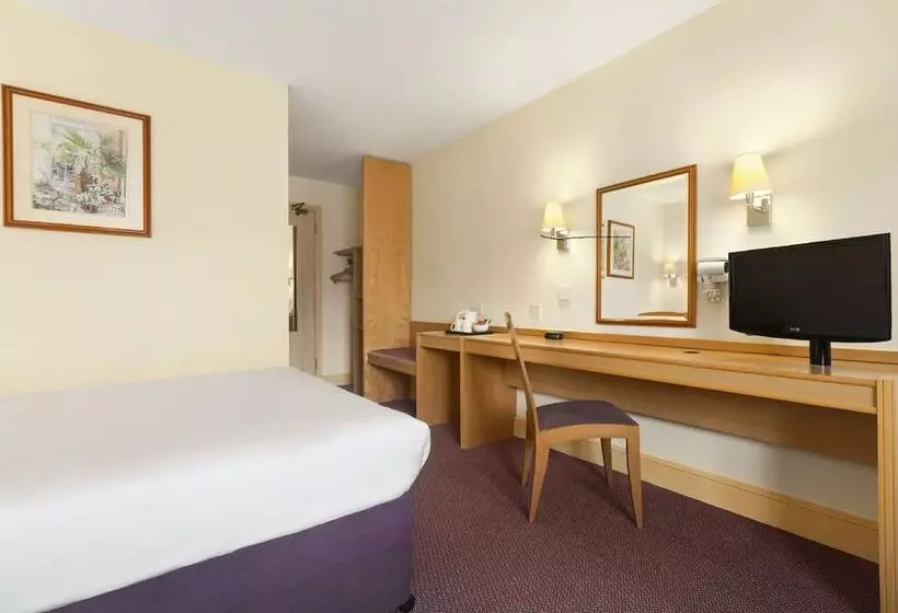 ダブルベッドスタンダードルーム, Days Inn By Wyndham Sevenoaks Clacket Lane