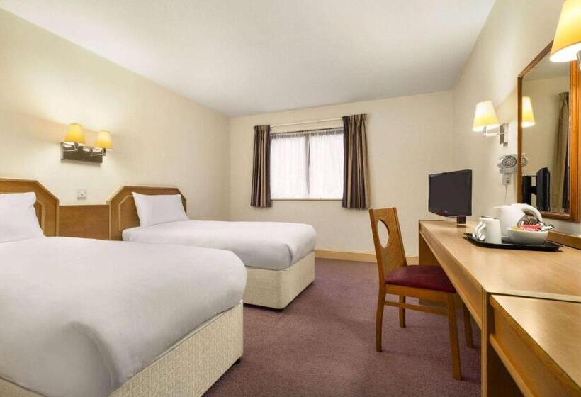 スタンダードルーム, Days Inn By Wyndham Sevenoaks Clacket Lane