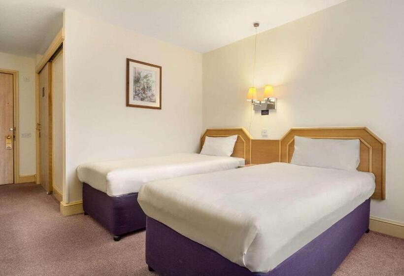 スタンダードルーム, Days Inn By Wyndham Sevenoaks Clacket Lane