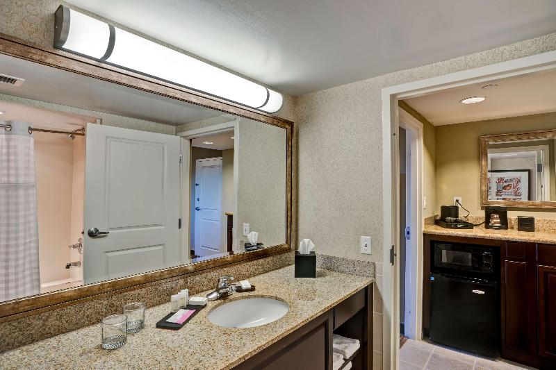 스위트 킹사이즈 침대, Embassy Suites By Hilton Fort Myers Estero