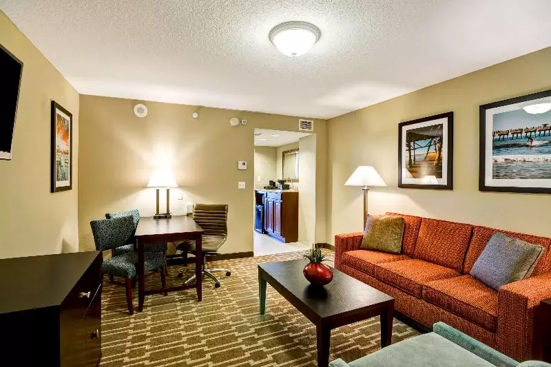 プールビュースイート, Embassy Suites By Hilton Fort Myers Estero