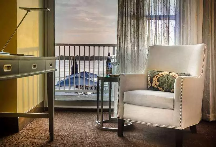 キングサイズベッドのスタンダードルーム, Hilton Baton Rouge Capitol Center