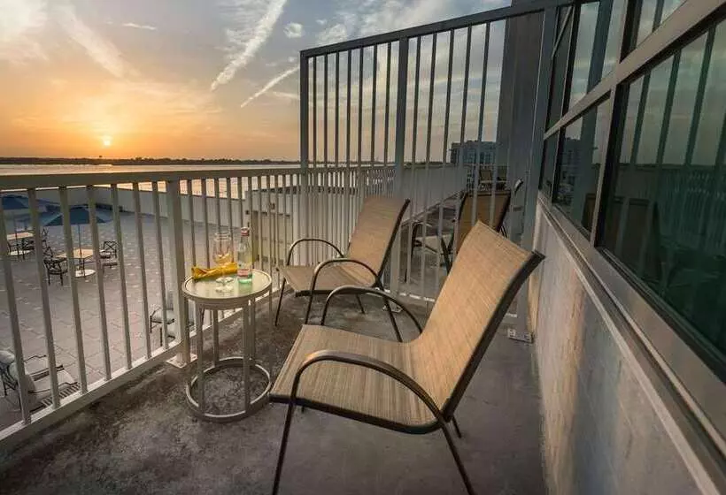 キングサイズベッドのスタンダードルーム, Hilton Baton Rouge Capitol Center