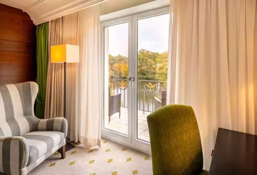 اتاق استاندارد با چشم‌انداز رودخانه, Hilton Baton Rouge Capitol Center