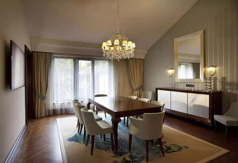 سوئیت با تخت بزرگ, Hilton Baton Rouge Capitol Center