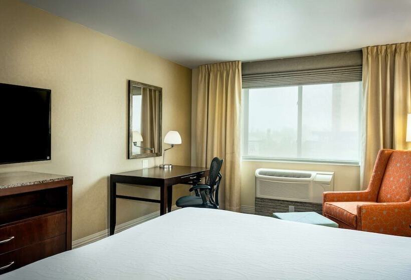 غرفة قياسية لذوى الاحتياجات الخاصة, Hilton Garden Inn Seattle  Issaquah