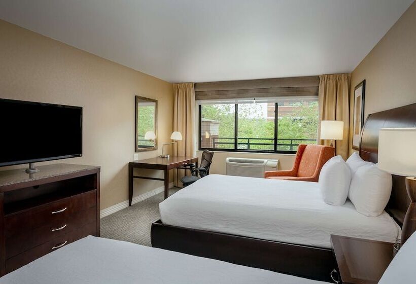 غرفه قياسيه سريرين مزدوجين, Hilton Garden Inn Seattle  Issaquah