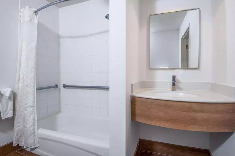 Standard-huone King-vuode, Hilton Garden Inn Wichita