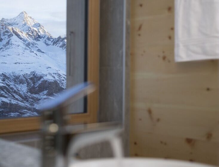 سوئیت جونیور با چشمانداز کوهستان, Riffelhaus 1853