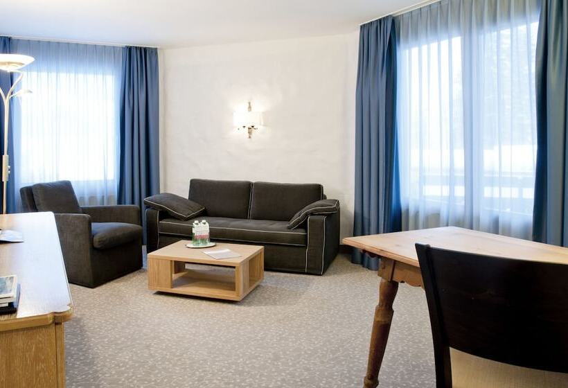 패밀리 아파트, Rosatsch