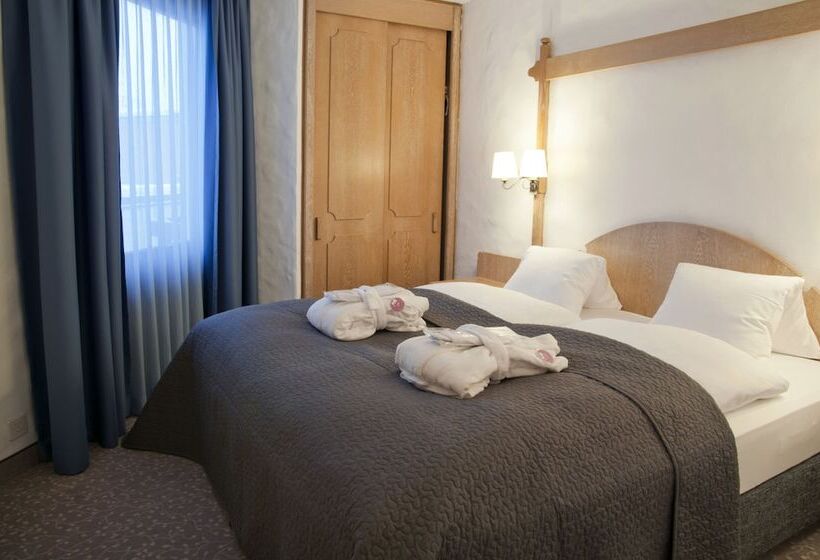 패밀리 아파트, Rosatsch