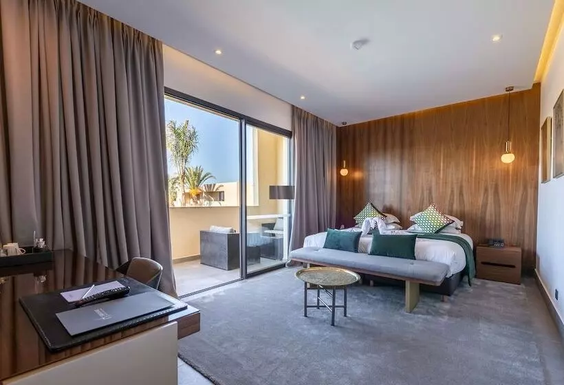 Suite Pool View