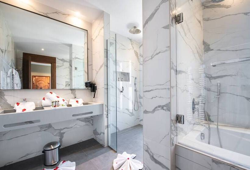 سوییت با چشم‌انداز استخر, Sirayane Boutique Hotel & Spa Marrakech