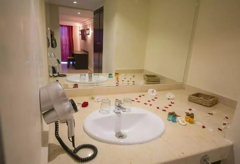 اتاق استاندارد با چشم‌انداز استخر, Zalagh Kasbah Hotel & Spa
