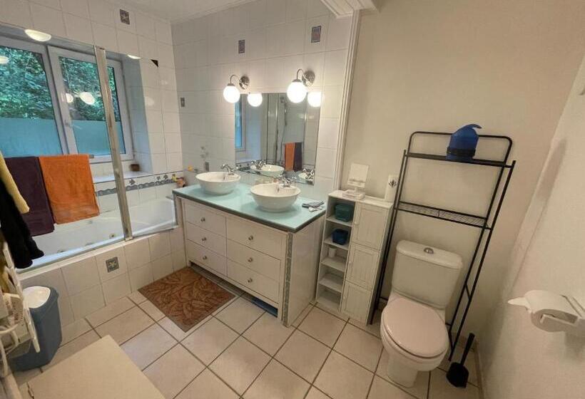 Standard room with outdoor bath, Domaine Pierrot