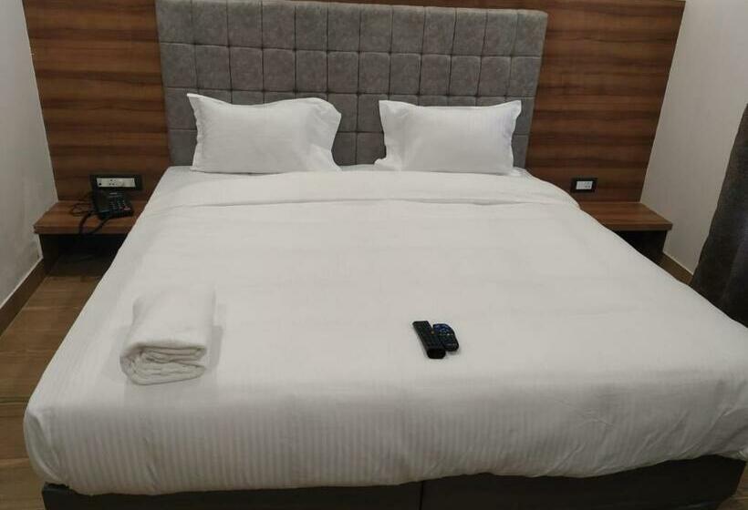 اتاق لوکس, Global Inn Gold Lucknow