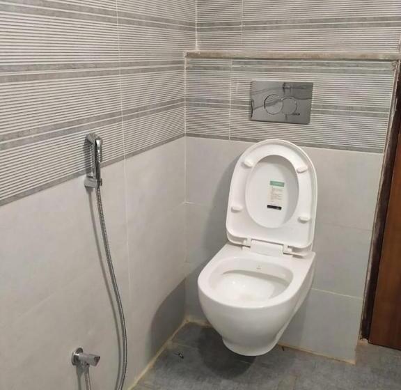 اتاق استاندارد با تخت بزرگ, Global Inn Gold Lucknow