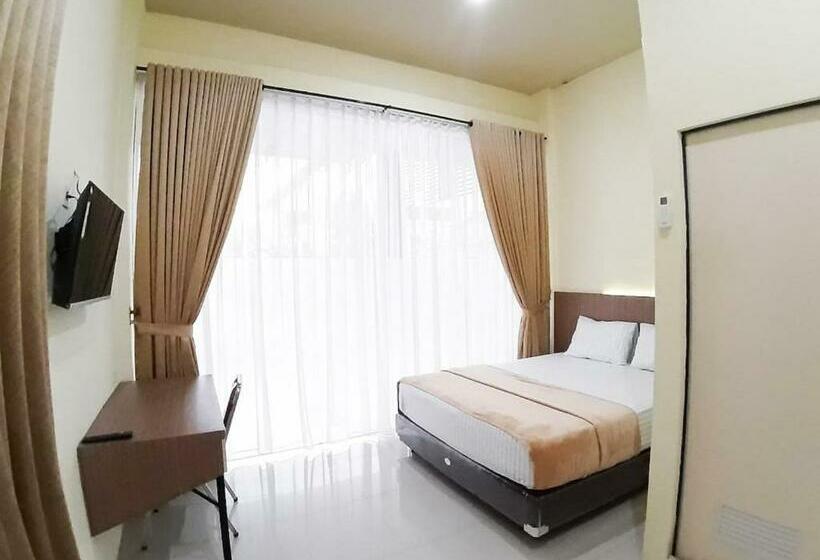 غرفة ديلوكس, Reddoorz Syariah Near Transmart Jambi 2