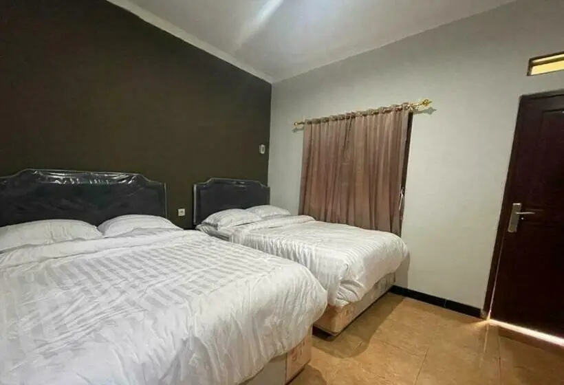 スタンダードルーム, Villa Kampoeng City Wonosalam Mitra Reddoorz