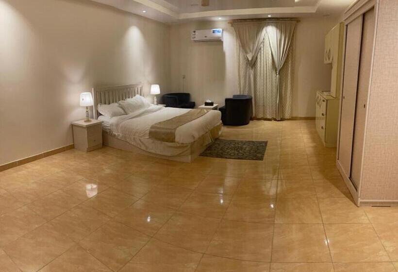 Estudi Deluxe, المبيت للشقق الفندقية